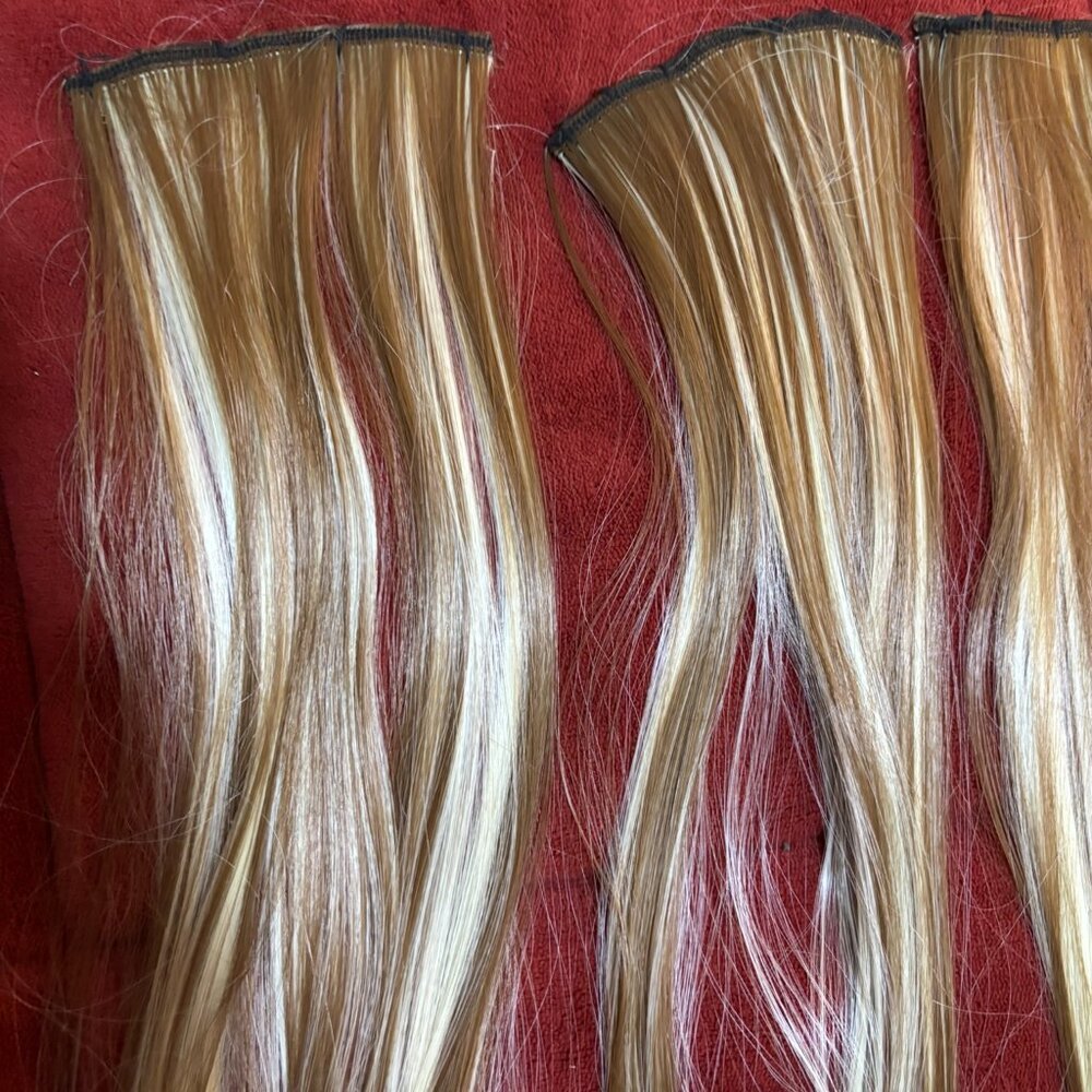 Blonde Highlight Clip-In Hair Extensions - Multi-Tone Blonde
